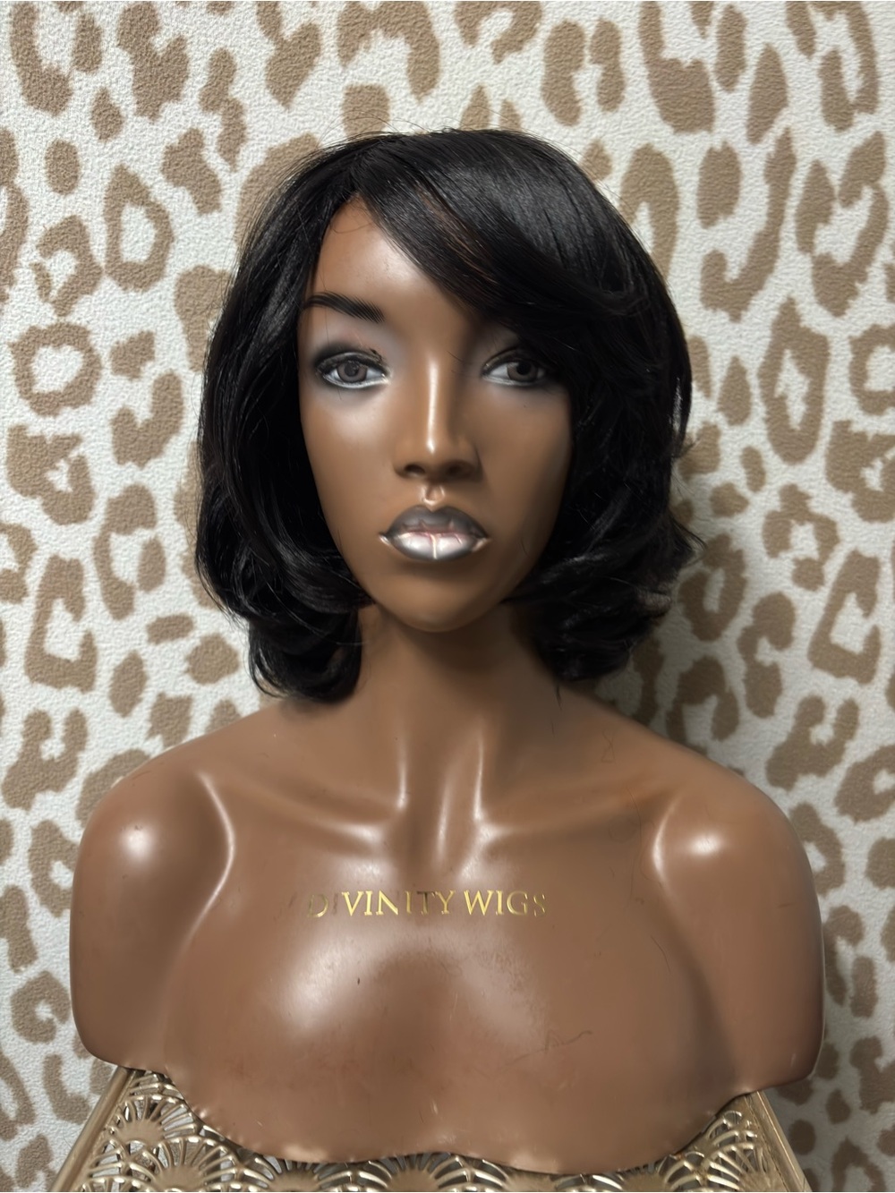 Short Layered Black Wig
